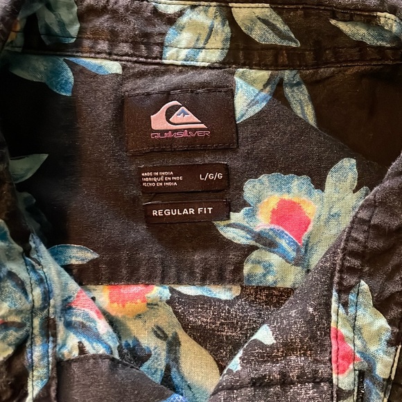 Men’s button down Quicksilver short sleeve shirt - Picture 2 of 4